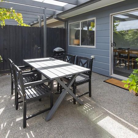 Mews Cottages Gisborne Bagian luar foto