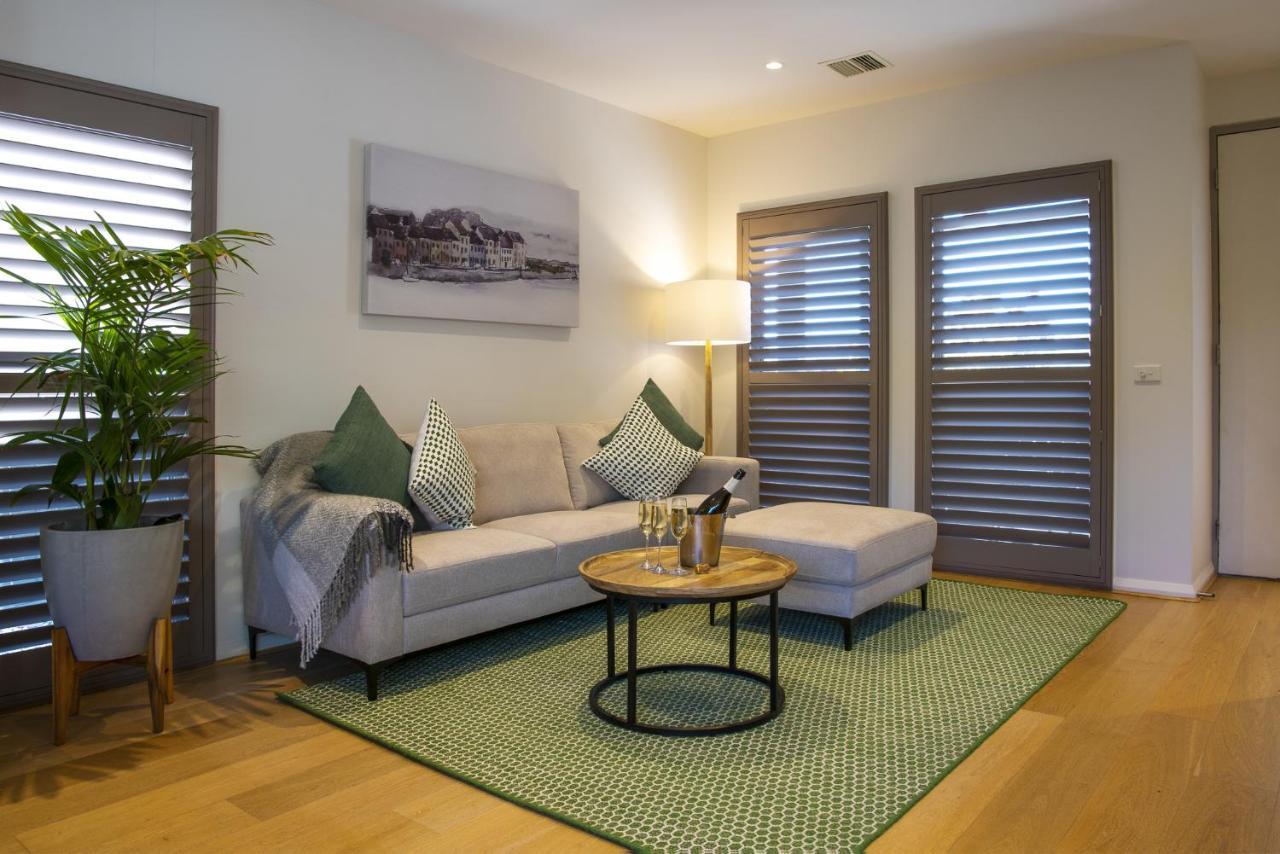 Mews Cottages Gisborne Bagian luar foto