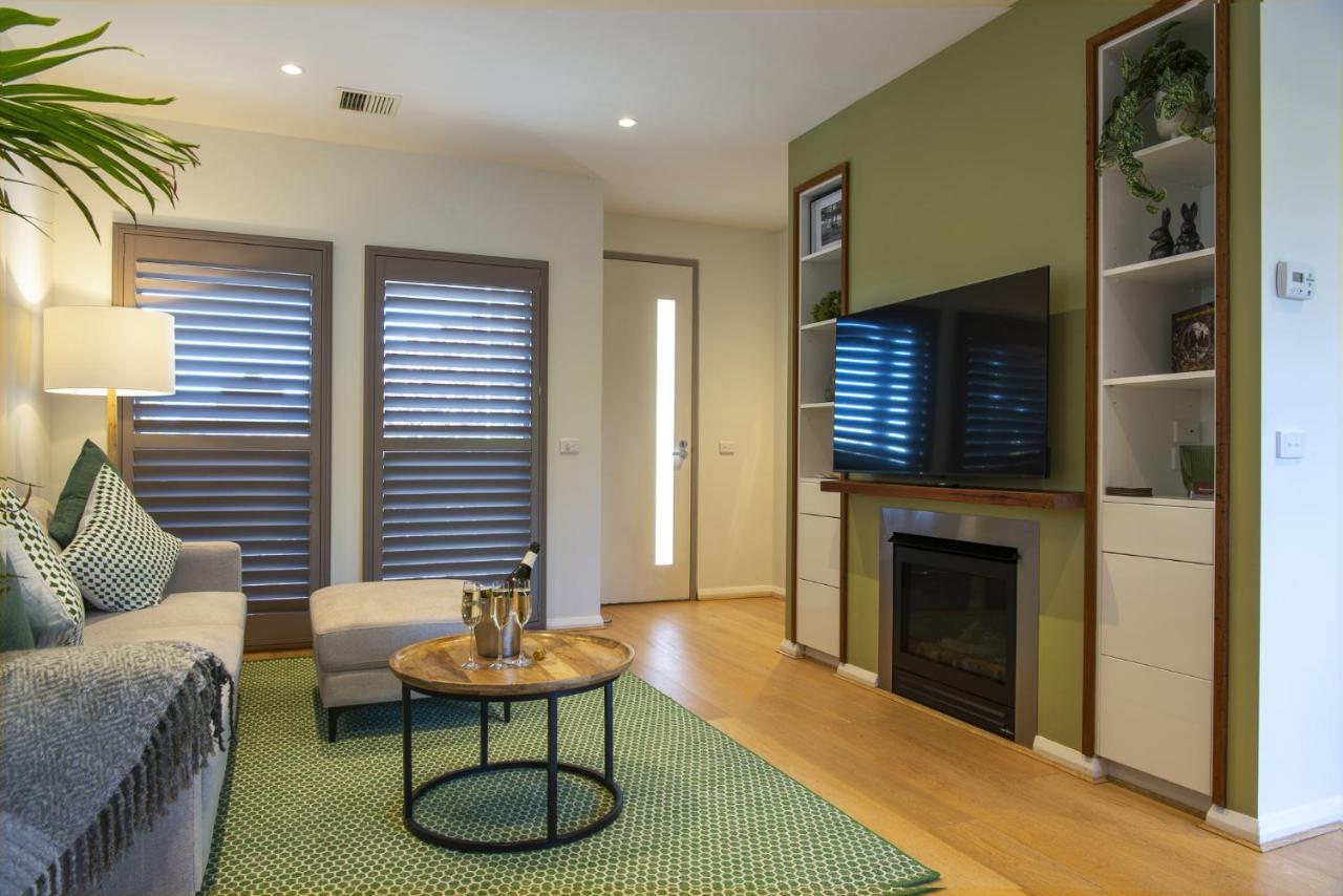 Mews Cottages Gisborne Bagian luar foto