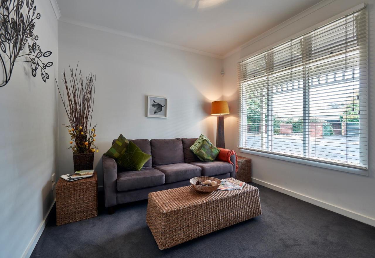 Mews Cottages Gisborne Bagian luar foto